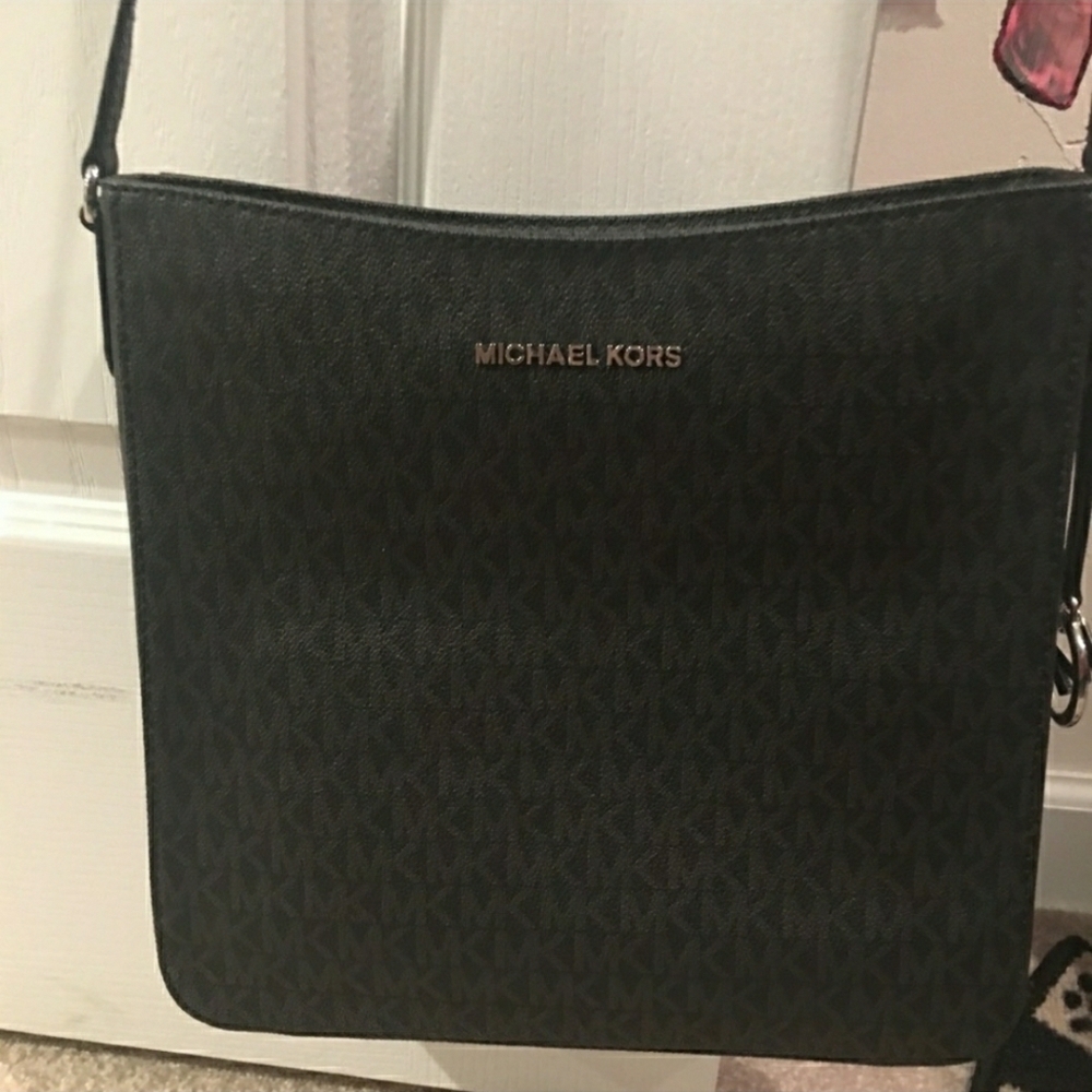 Michael Kors jet set large crossbody
